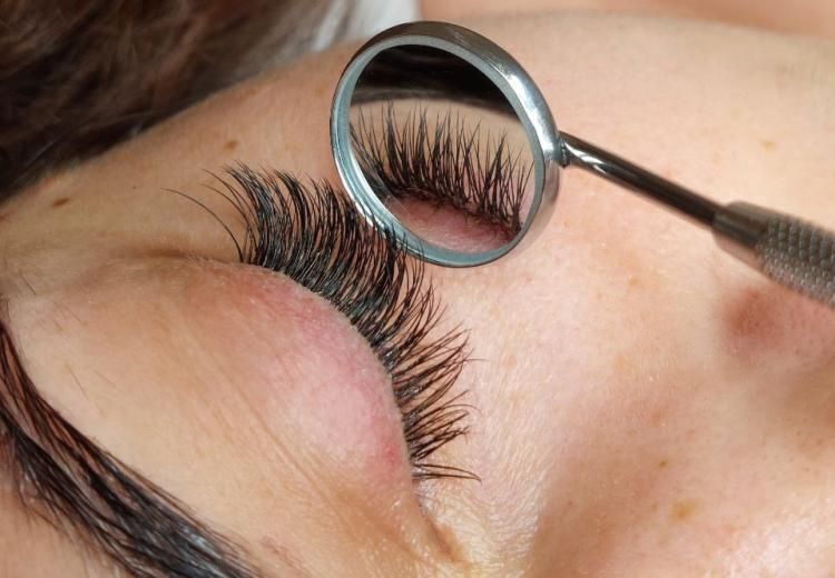 come-curare-extension-ciglia-heylash